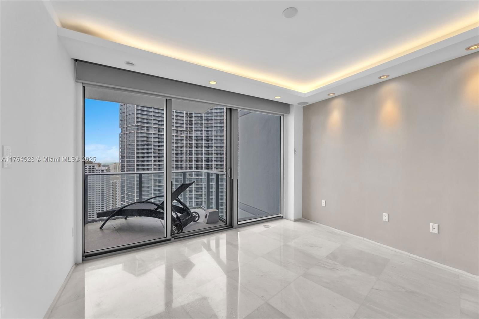 Real estate property located at 200 Biscayne Boulevard Way #3507, Miami-dade, Epic West Condo, Miami, FL