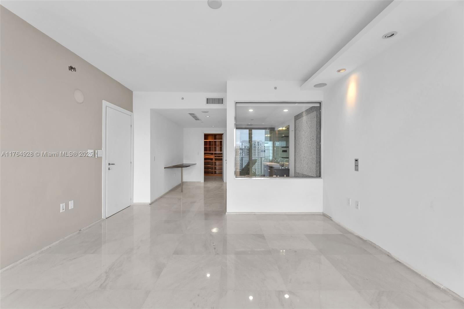 Real estate property located at 200 Biscayne Boulevard Way #3507, Miami-dade, Epic West Condo, Miami, FL