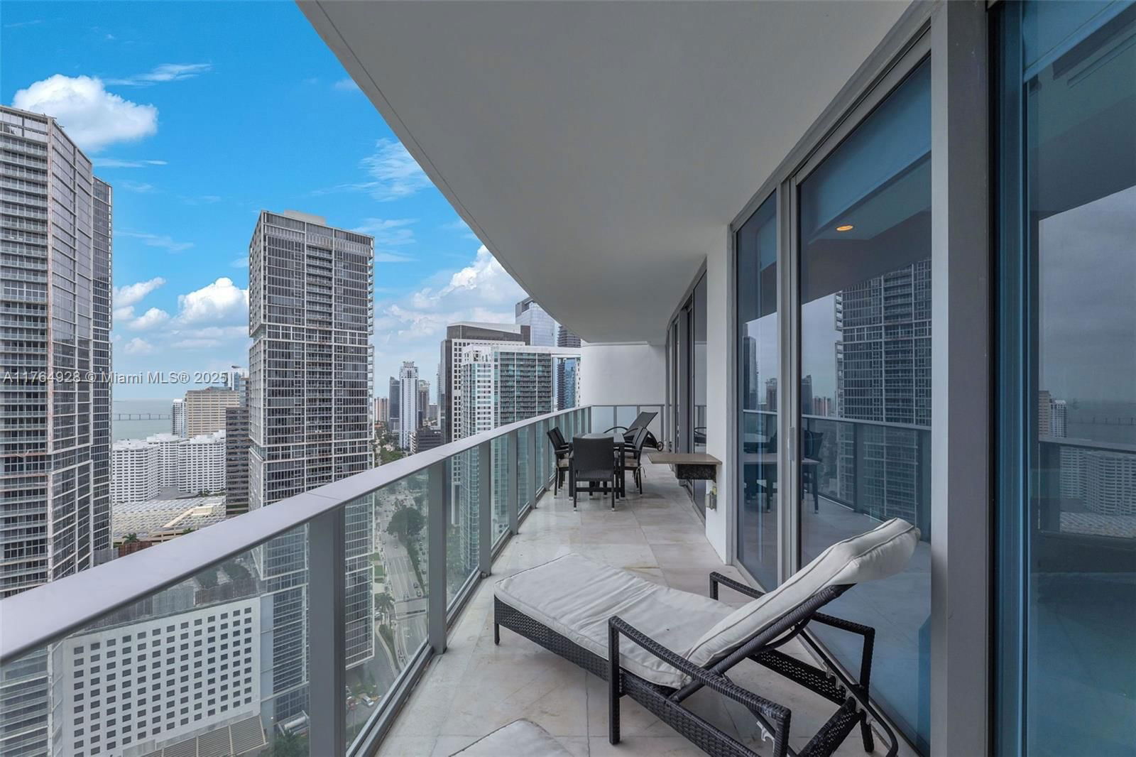 Real estate property located at 200 Biscayne Boulevard Way #3507, Miami-dade, Epic West Condo, Miami, FL