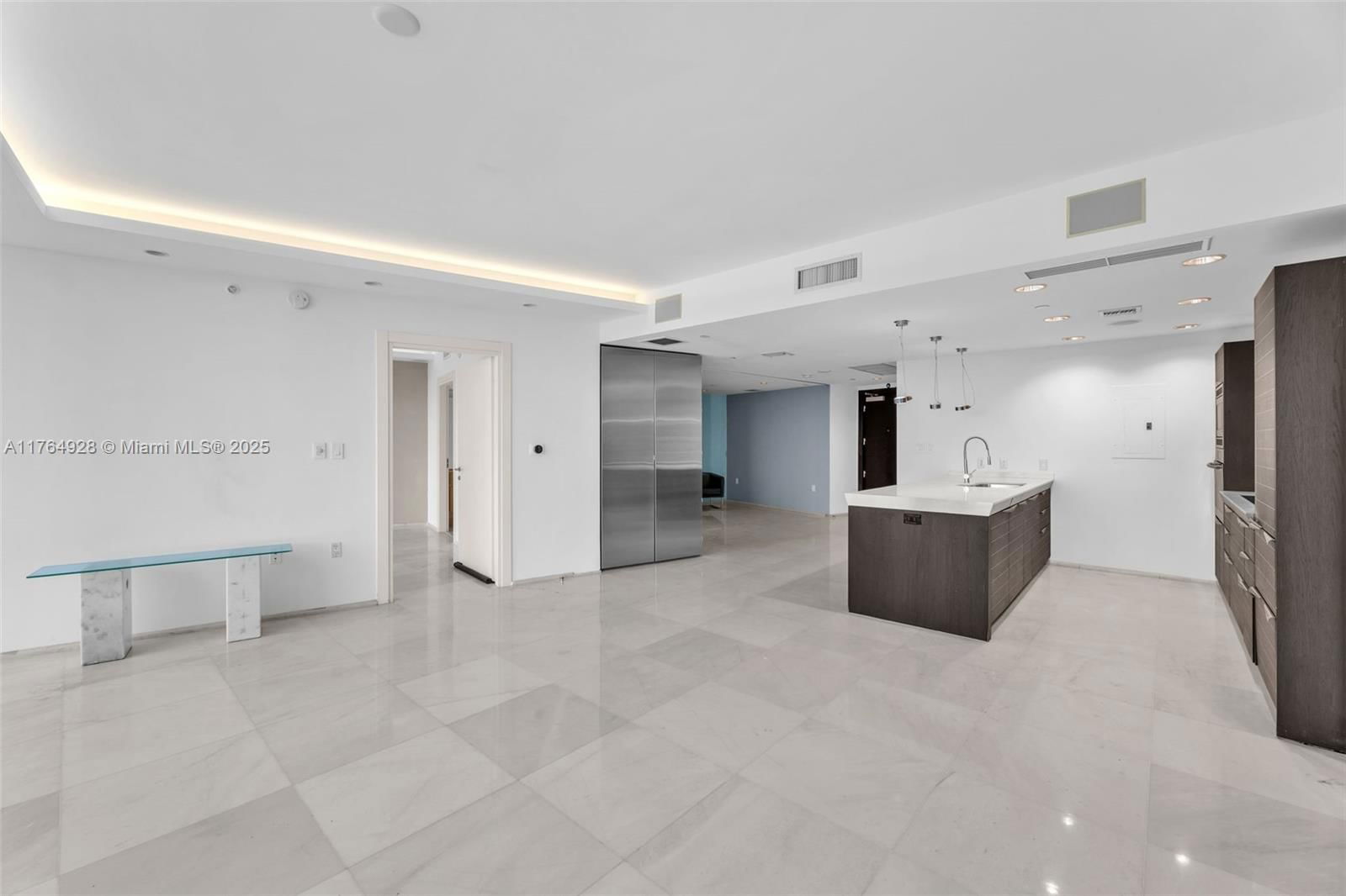 Real estate property located at 200 Biscayne Boulevard Way #3507, Miami-dade, Epic West Condo, Miami, FL