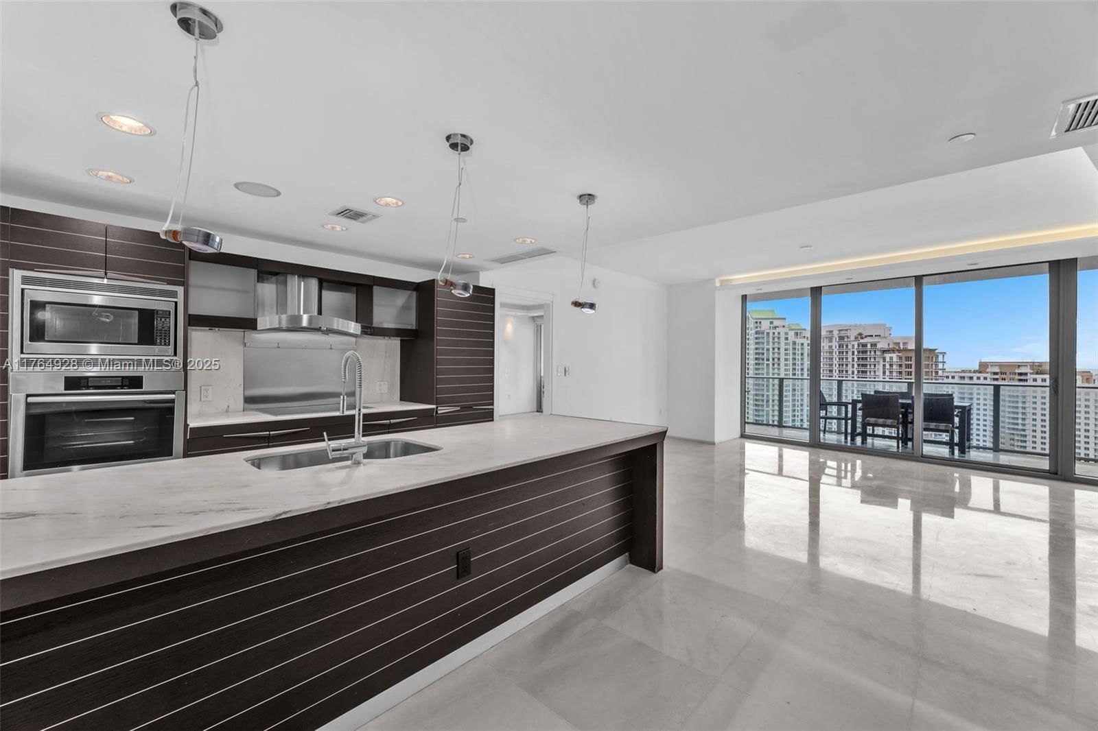 Real estate property located at 200 Biscayne Boulevard Way #3507, Miami-dade, Epic West Condo, Miami, FL