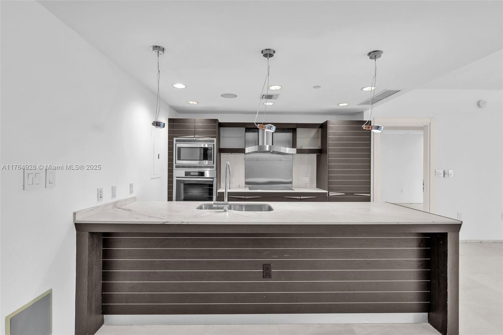 Real estate property located at 200 Biscayne Boulevard Way #3507, Miami-dade, Epic West Condo, Miami, FL