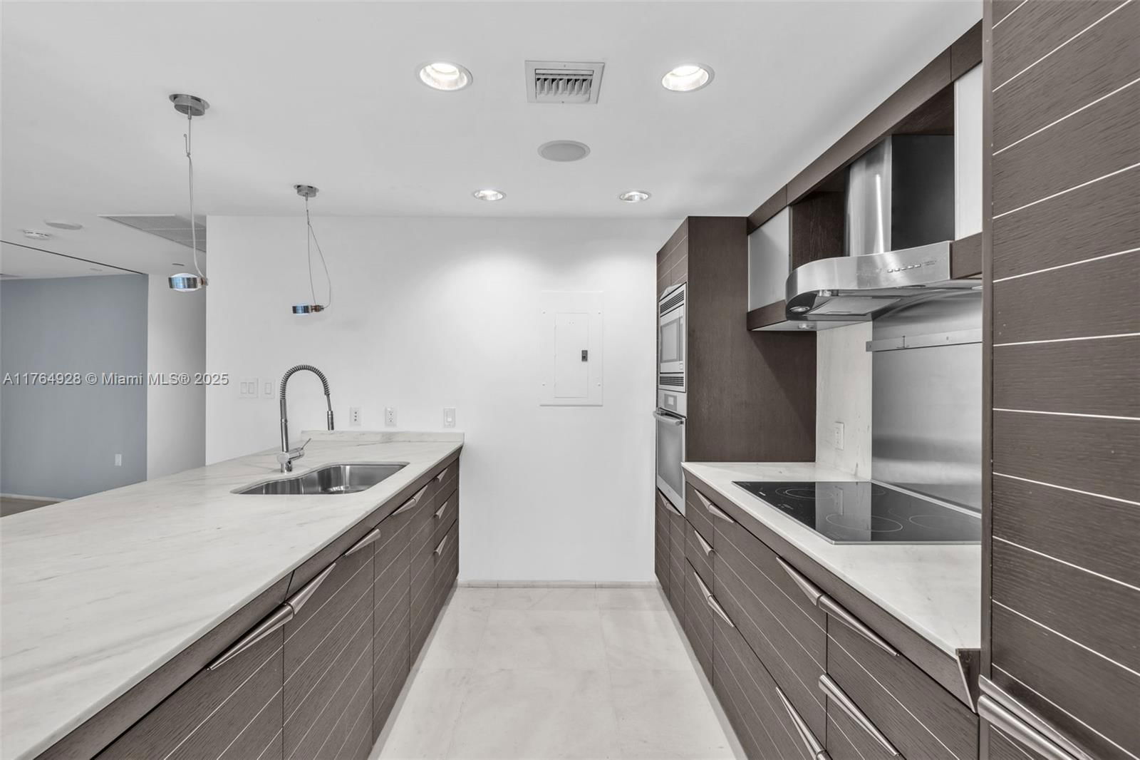 Real estate property located at 200 Biscayne Boulevard Way #3507, Miami-dade, Epic West Condo, Miami, FL