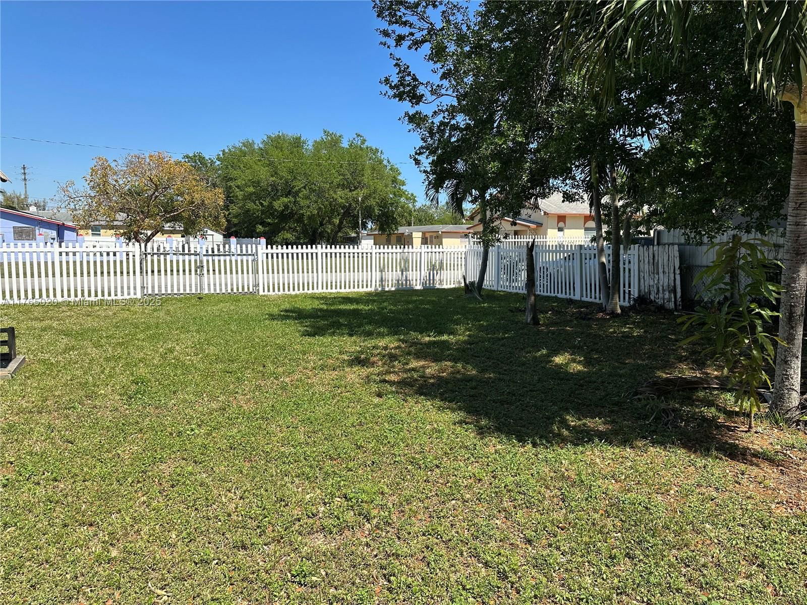 Real estate property located at 8327 14th Ct, Miami-dade, Gladeside Park, Miami, FL