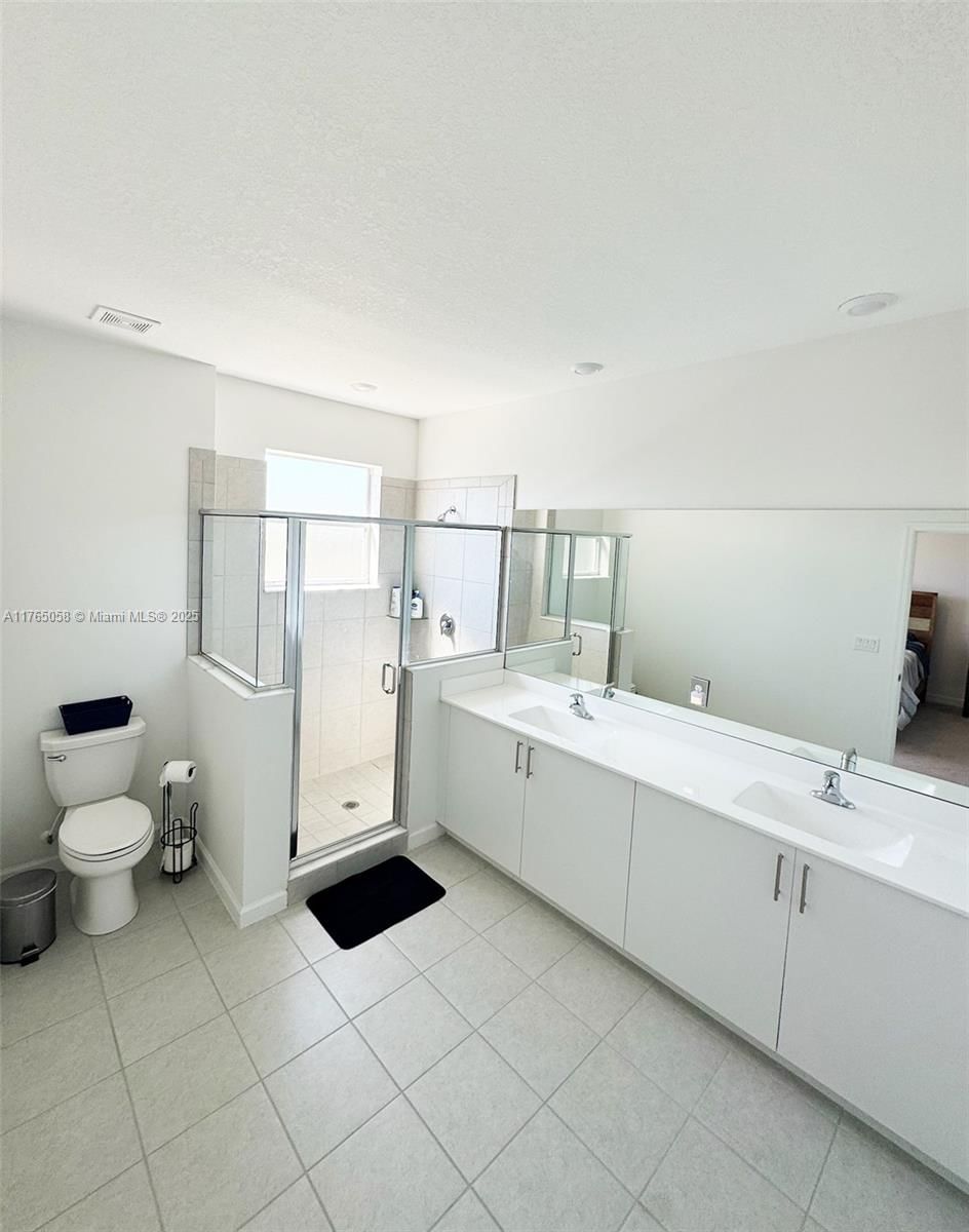Real estate property located at 5544 27th Pl #1, Broward, Calcutta First Addition, Lauderhill, FL