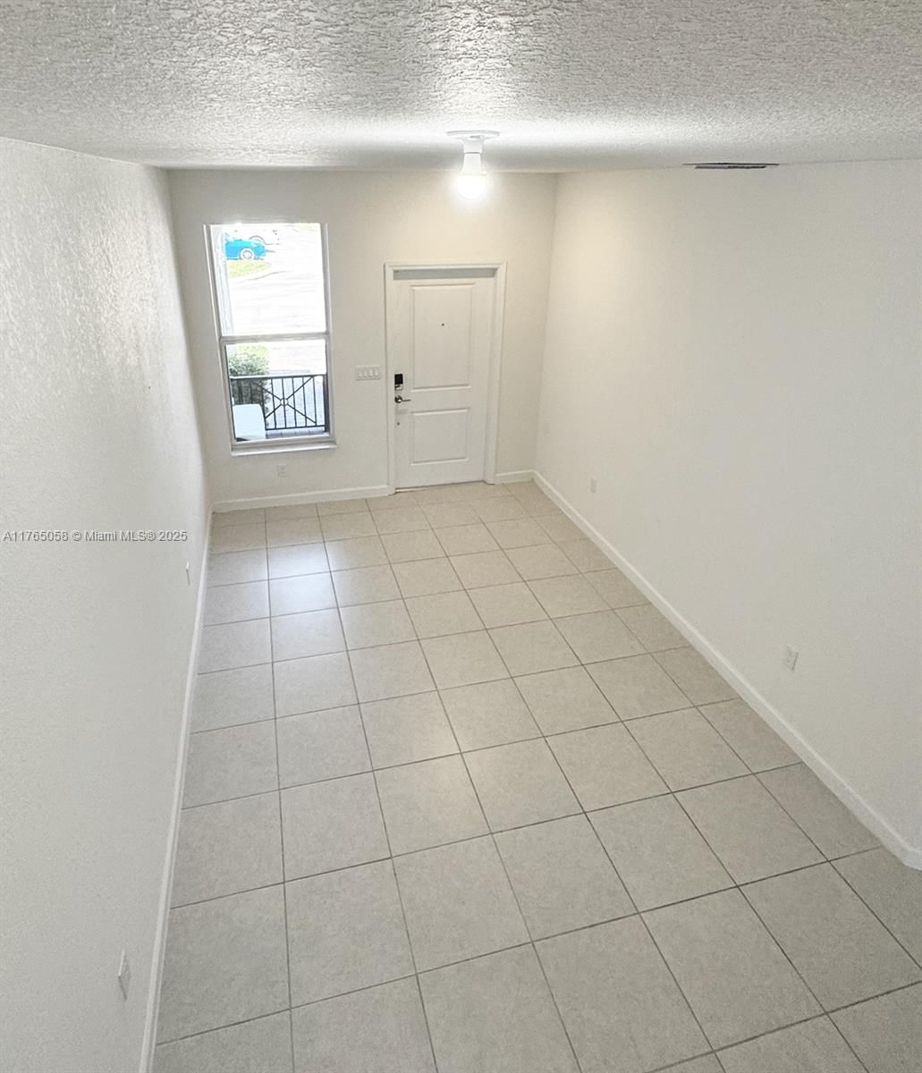 Real estate property located at 5544 27th Pl #1, Broward, Calcutta First Addition, Lauderhill, FL