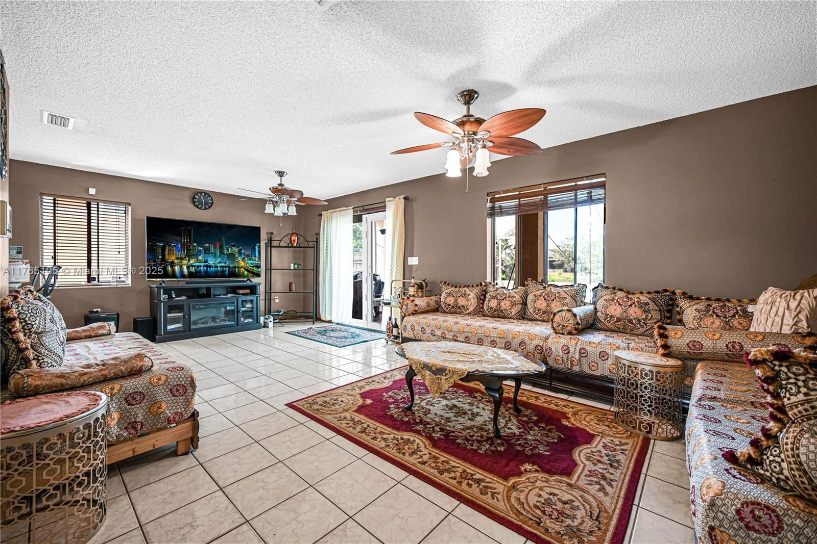 Real estate property located at 1500 98th Ave, Broward, Four Palm Lakes At Pembro, Pembroke Pines, FL