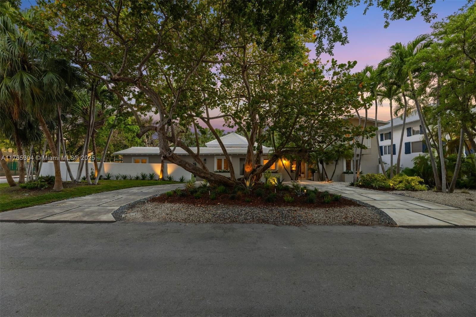 Real estate property located at 200 Mcintyre St, Miami-dade, Tropical Isle Homes Sub, Key Biscayne, FL
