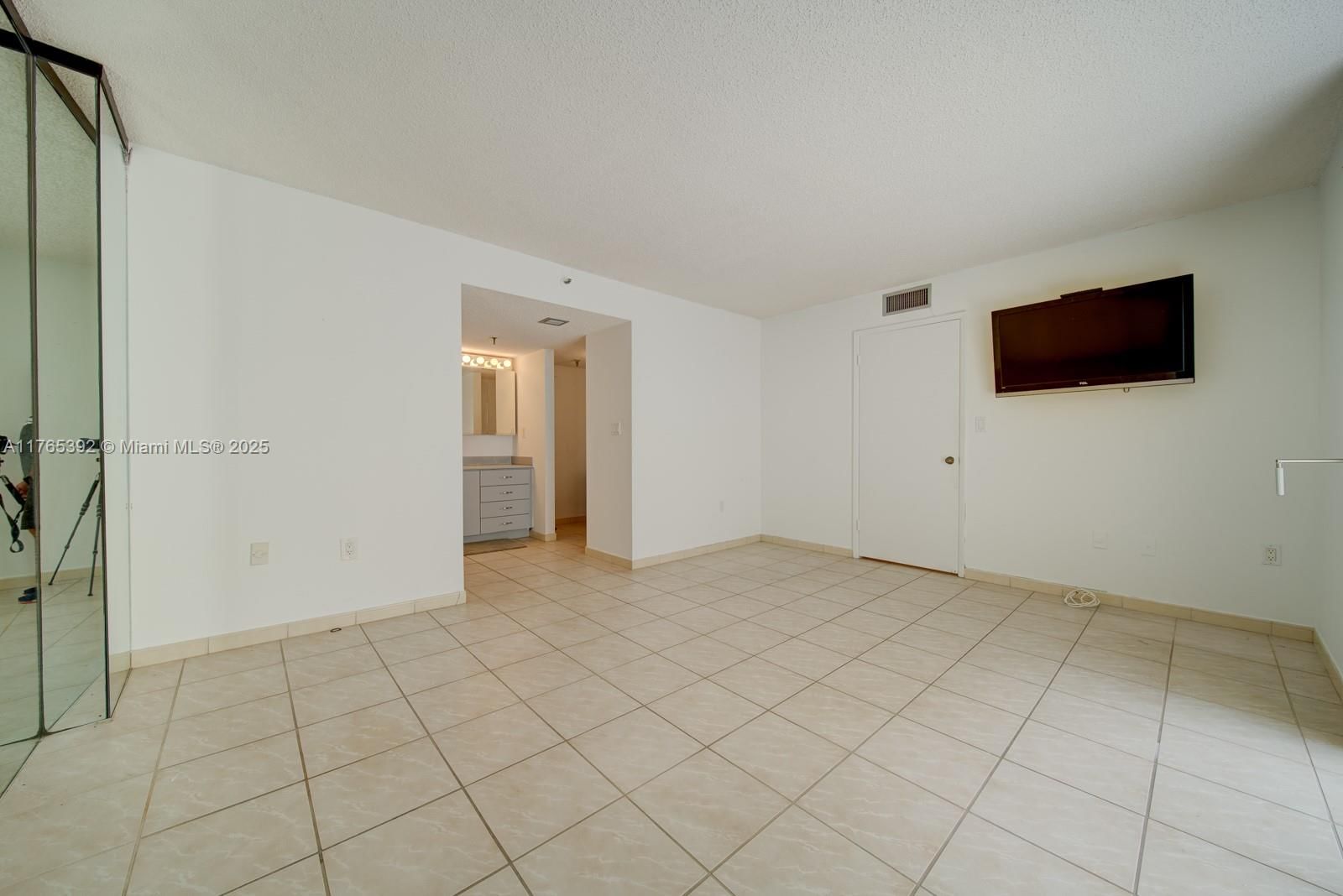 Real estate property located at 1623 Collins Ave #512, Miami-dade, The Georgian Condo, Miami Beach, FL