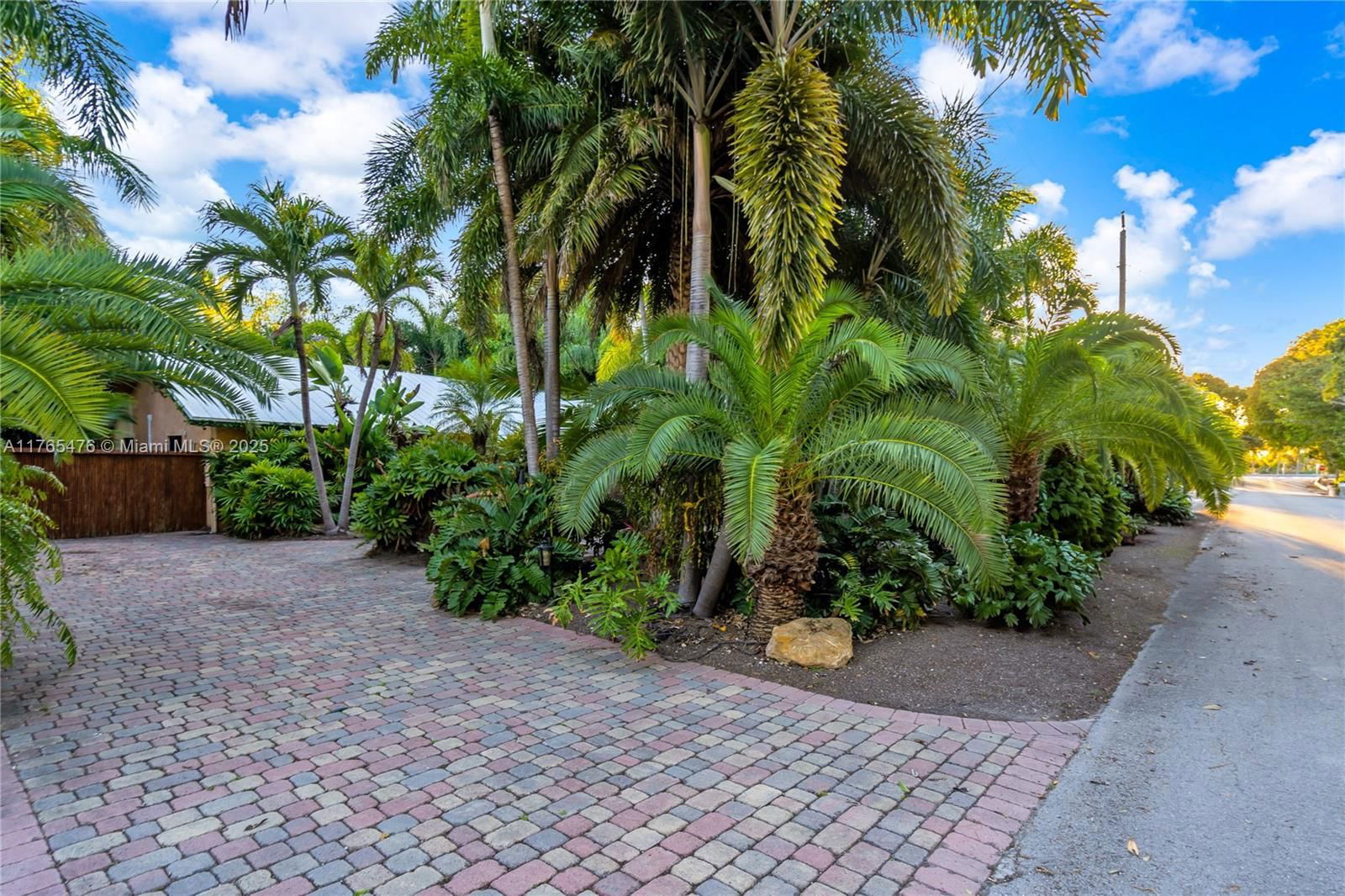 Real estate property located at 9 Bass Ave, Monroe, Largo Sound Park, Key Largo, FL