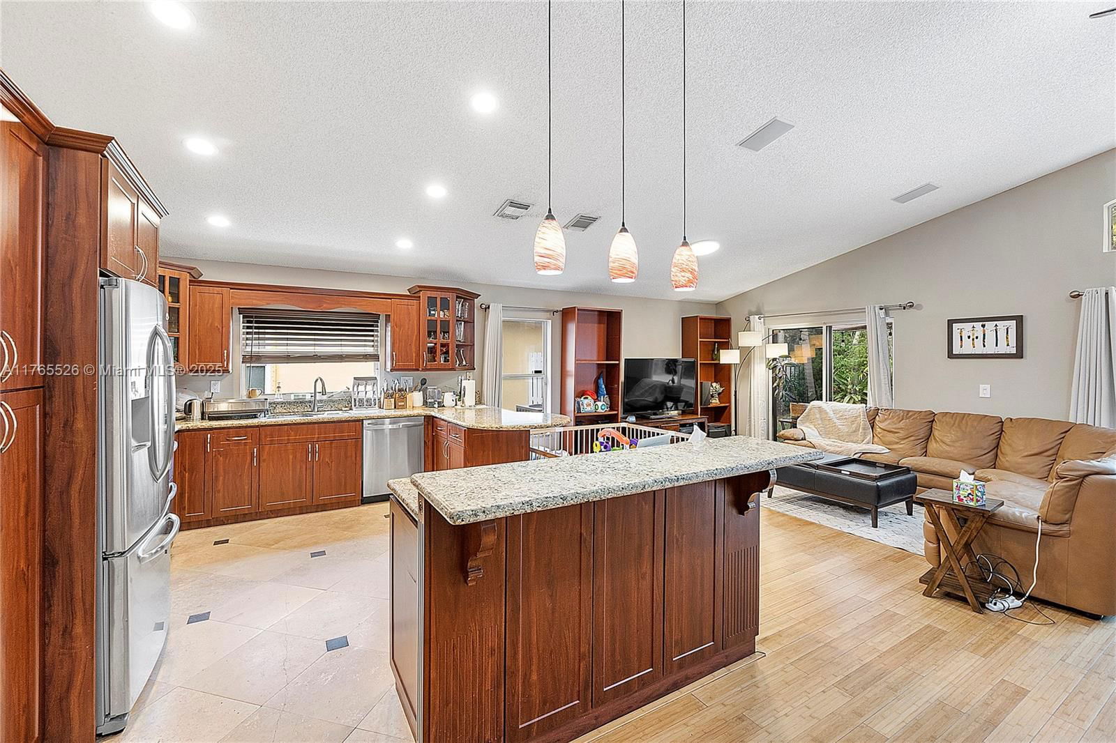 Real estate property located at 4945 34th Ter, Broward, Banyan Oakridge Plat, Hollywood, FL