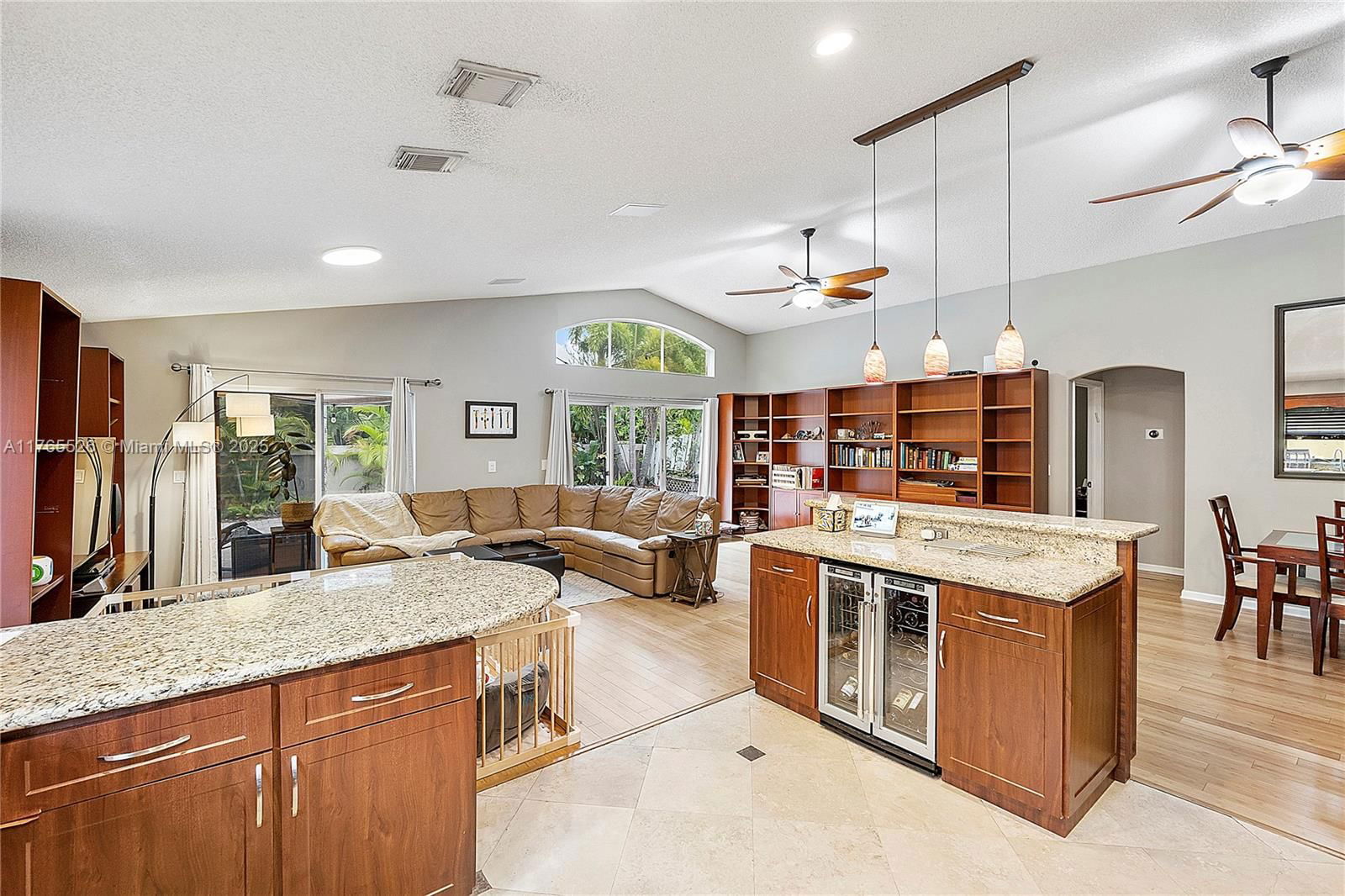 Real estate property located at 4945 34th Ter, Broward, Banyan Oakridge Plat, Hollywood, FL