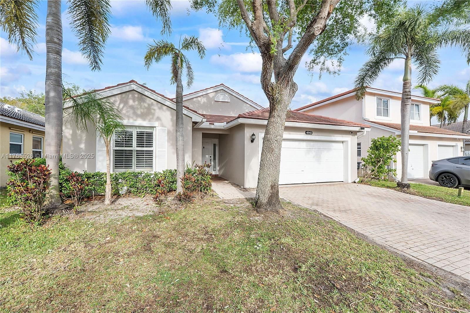 Real estate property located at 4945 34th Ter, Broward, Banyan Oakridge Plat, Hollywood, FL