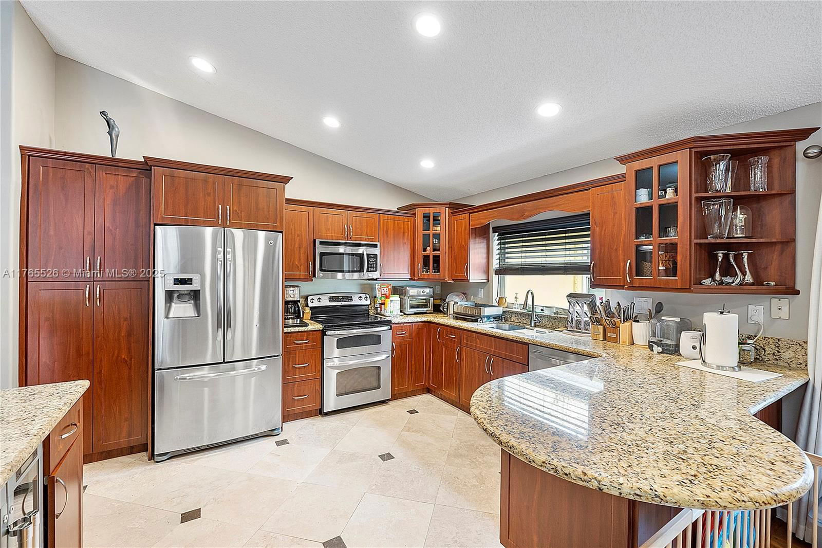 Real estate property located at 4945 34th Ter, Broward, Banyan Oakridge Plat, Hollywood, FL