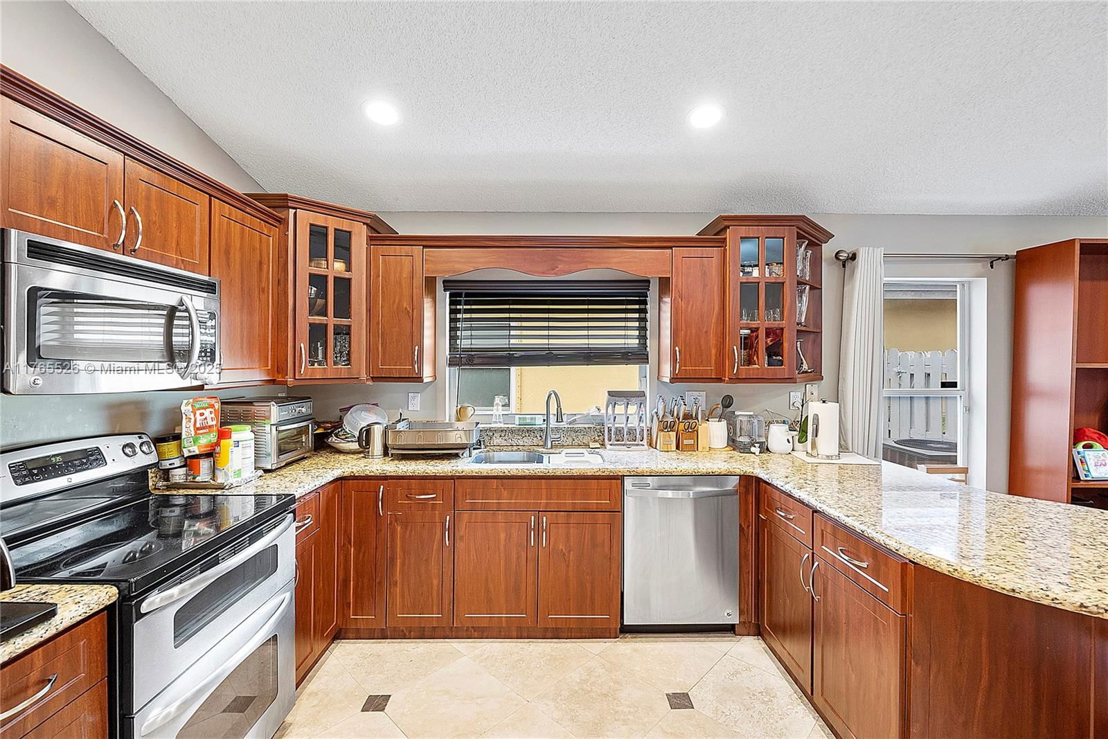 Real estate property located at 4945 34th Ter, Broward, Banyan Oakridge Plat, Hollywood, FL