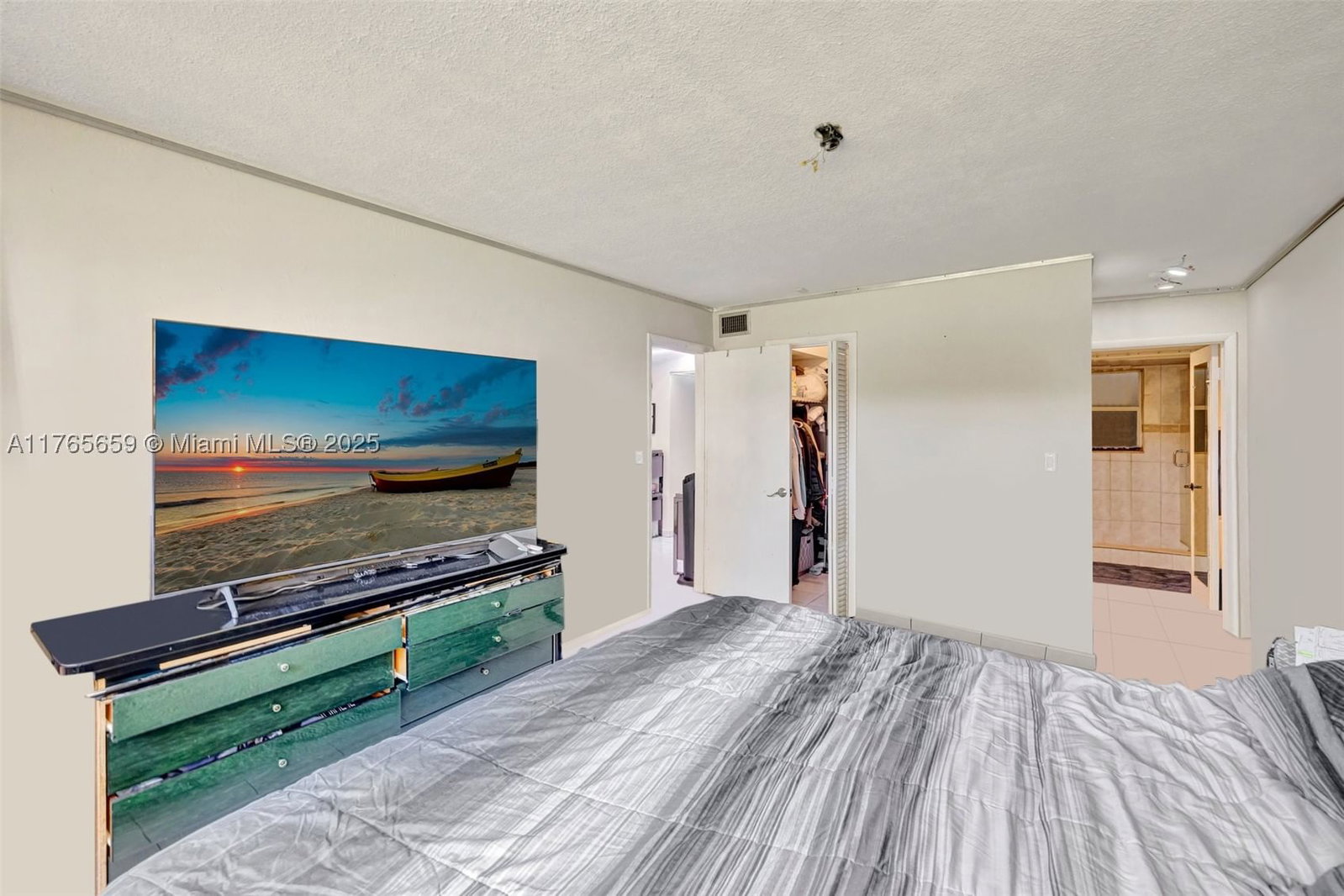 Real estate property located at 2200 Diana Dr #111, Broward, Yacht Harbor Apartments C, Hallandale Beach, FL