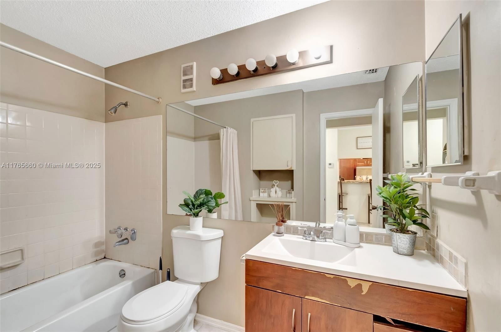 Real estate property located at 2307 Congress Ave #28, Palm Beach, Boynton Landings Condo, Boynton Beach, FL