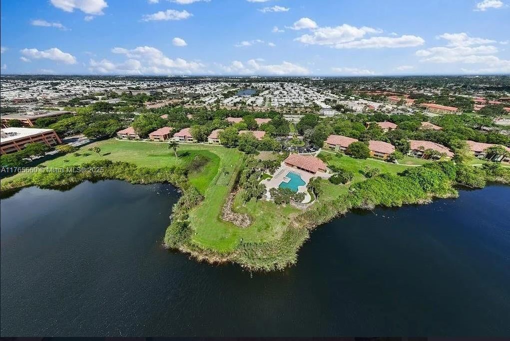 Real estate property located at 2307 Congress Ave #28, Palm Beach, Boynton Landings Condo, Boynton Beach, FL