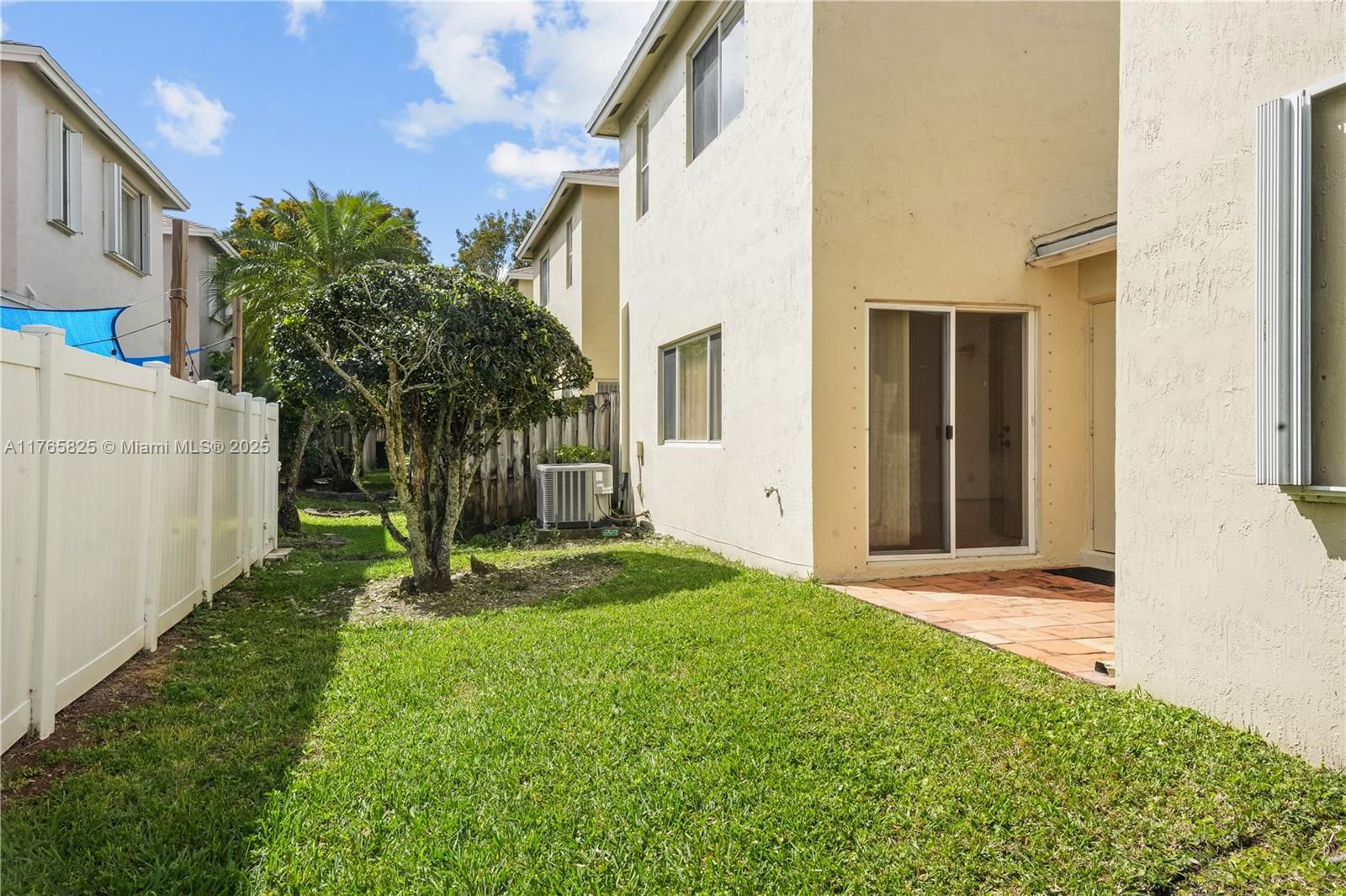 Real estate property located at 6008 Harbor Isle Way, Broward, Land Section 8, Tamarac, FL