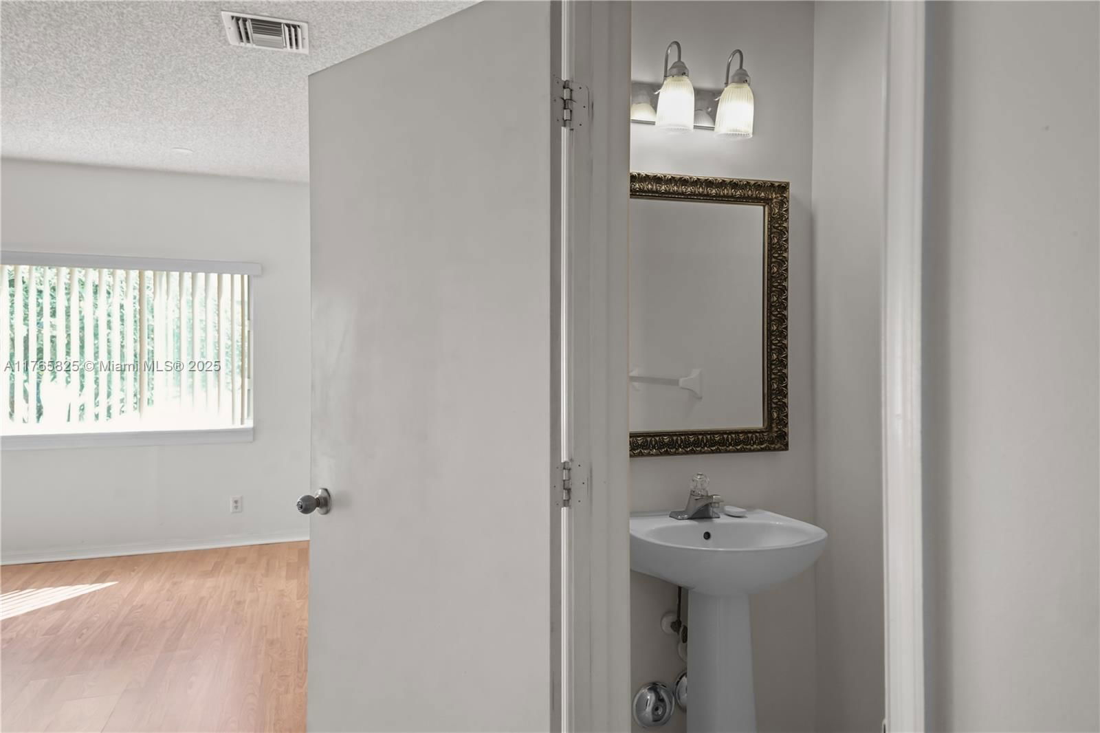 Real estate property located at 6008 Harbor Isle Way, Broward, Land Section 8, Tamarac, FL