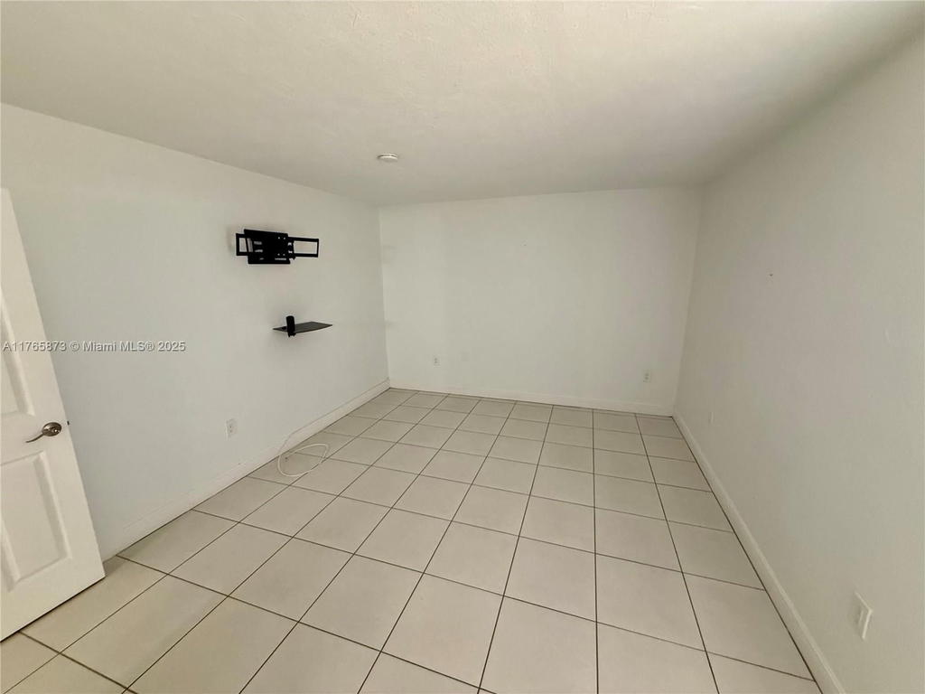 Real estate property located at 9493 76th St L3, Miami-dade, Sunset Palms East Condo, Miami, FL