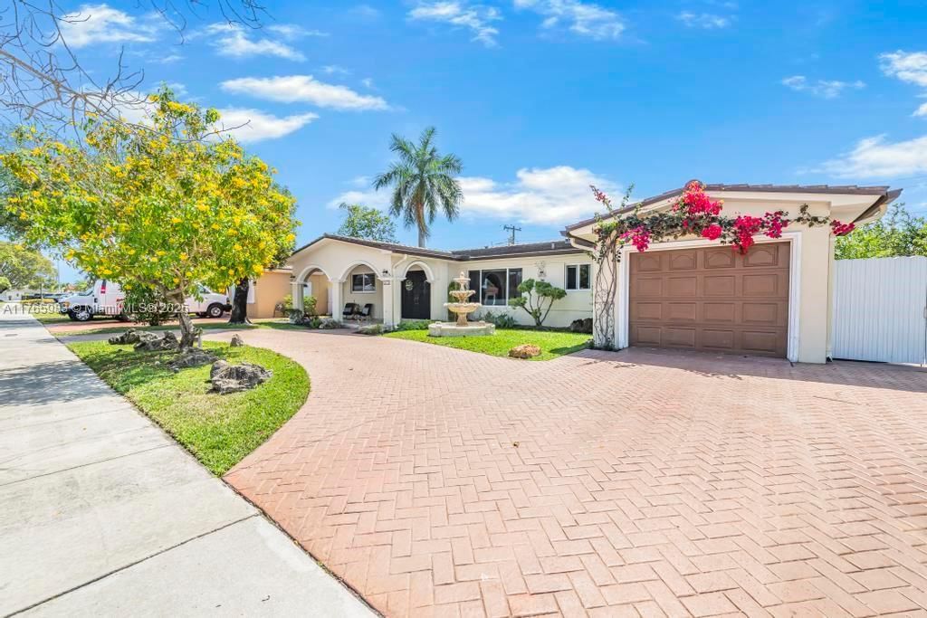 Real estate property located at 1670 80th St, Miami-dade, Palm Springs Lakes 3rd Ad, Hialeah, FL