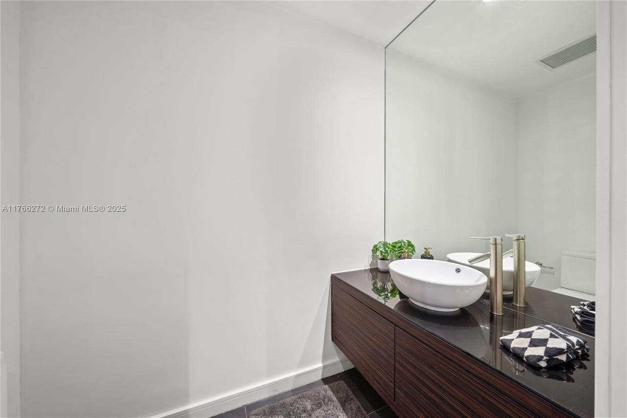 Real estate property located at 1100 Biscayne Blvd #5303, Miami-dade, Marquis Condo, Miami, FL