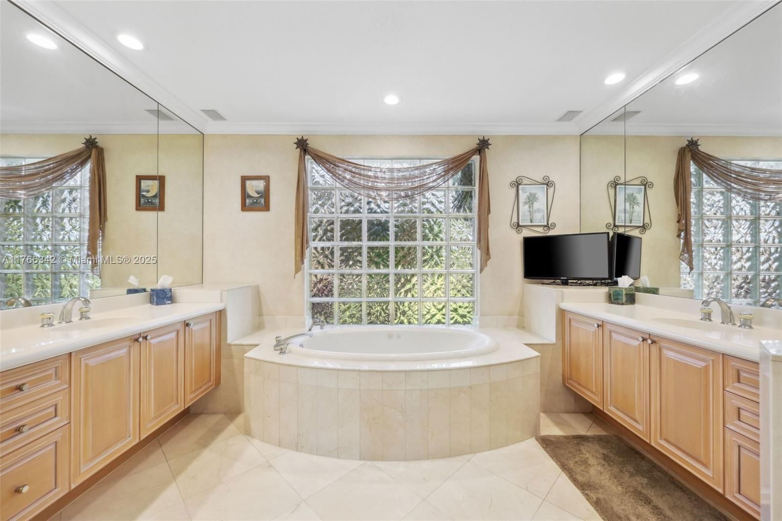 Real estate property located at 389 Oregon Ln, Palm Beach, Hidden Valley Sec 3, Boca Raton, FL