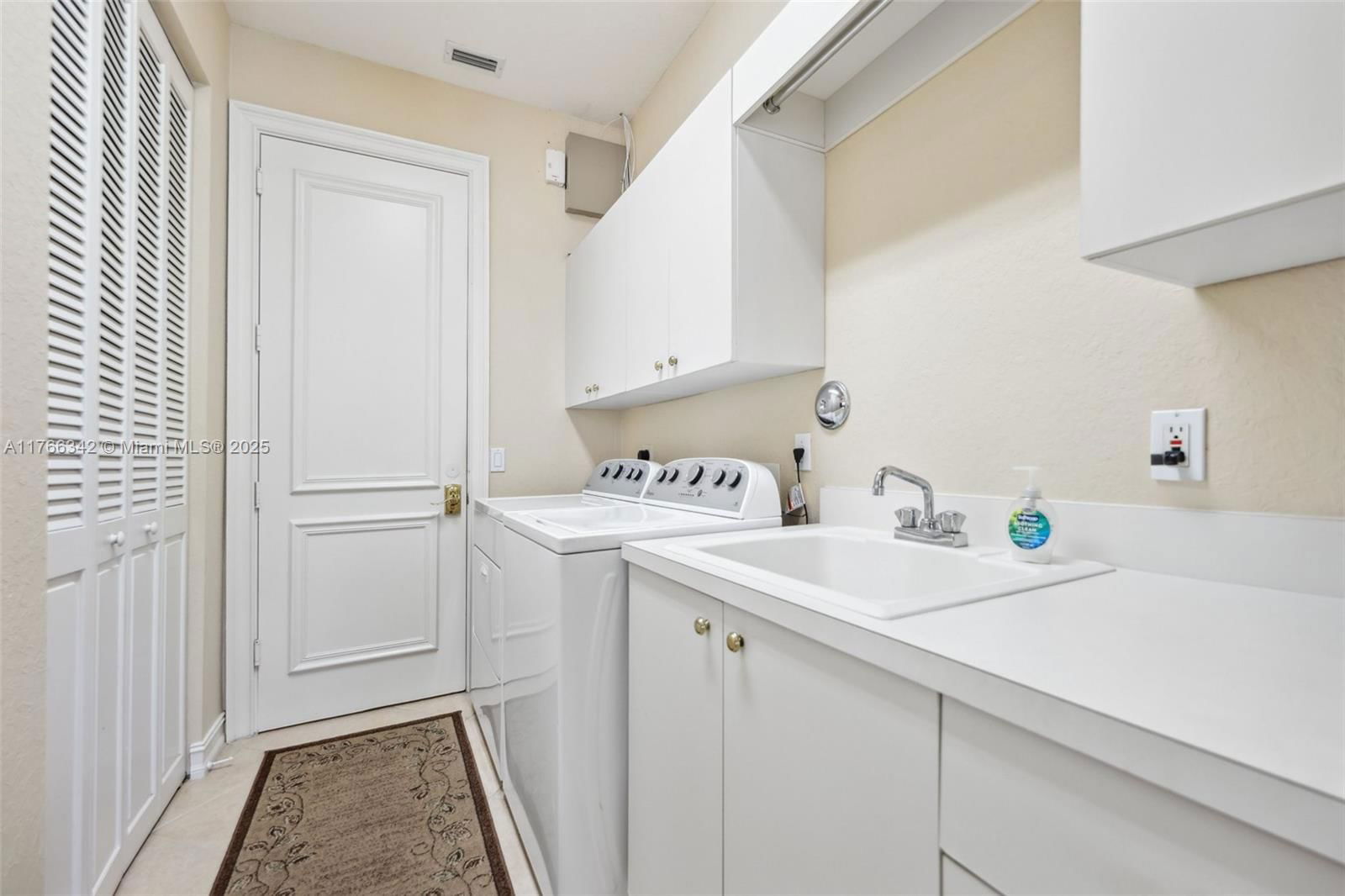 Real estate property located at 389 Oregon Ln, Palm Beach, Hidden Valley Sec 3, Boca Raton, FL