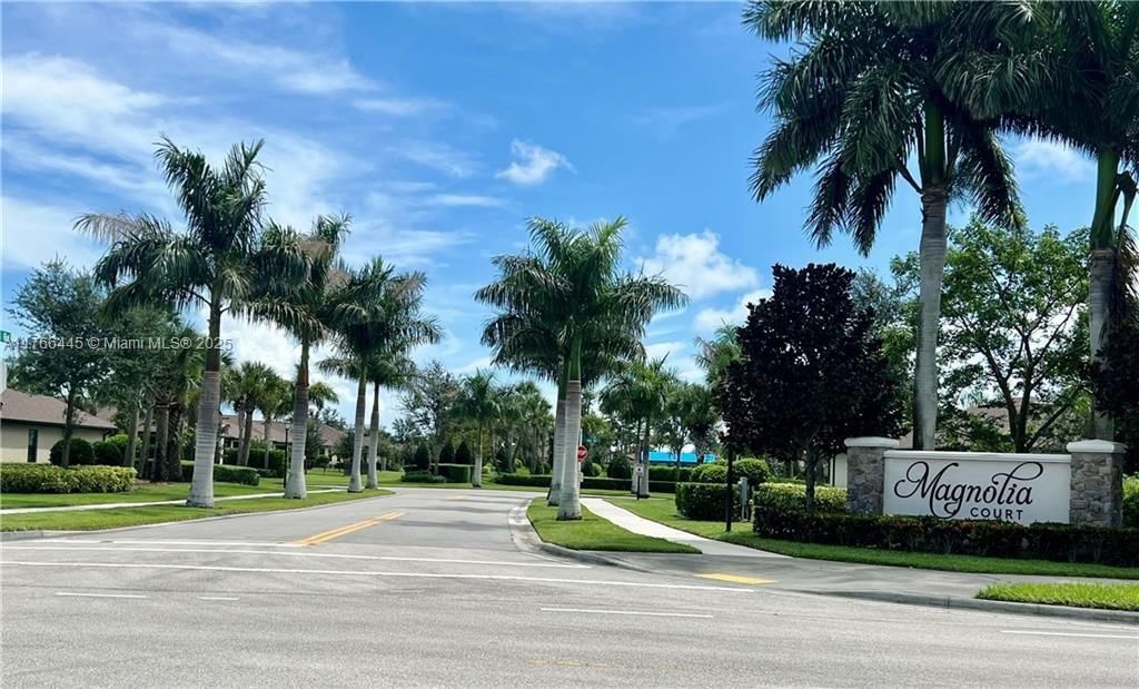 Real estate property located at 4690 Indigo Way, Indian River, Magnolia Court At Waterwa, Vero Beach, FL