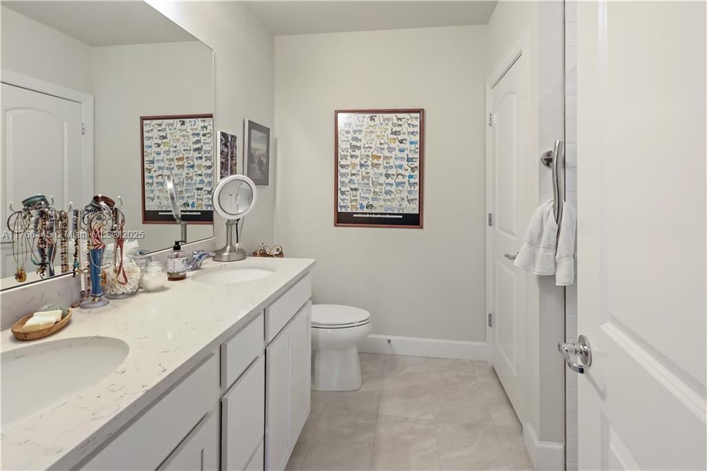 Real estate property located at 4690 Indigo Way, Indian River, Magnolia Court At Waterwa, Vero Beach, FL