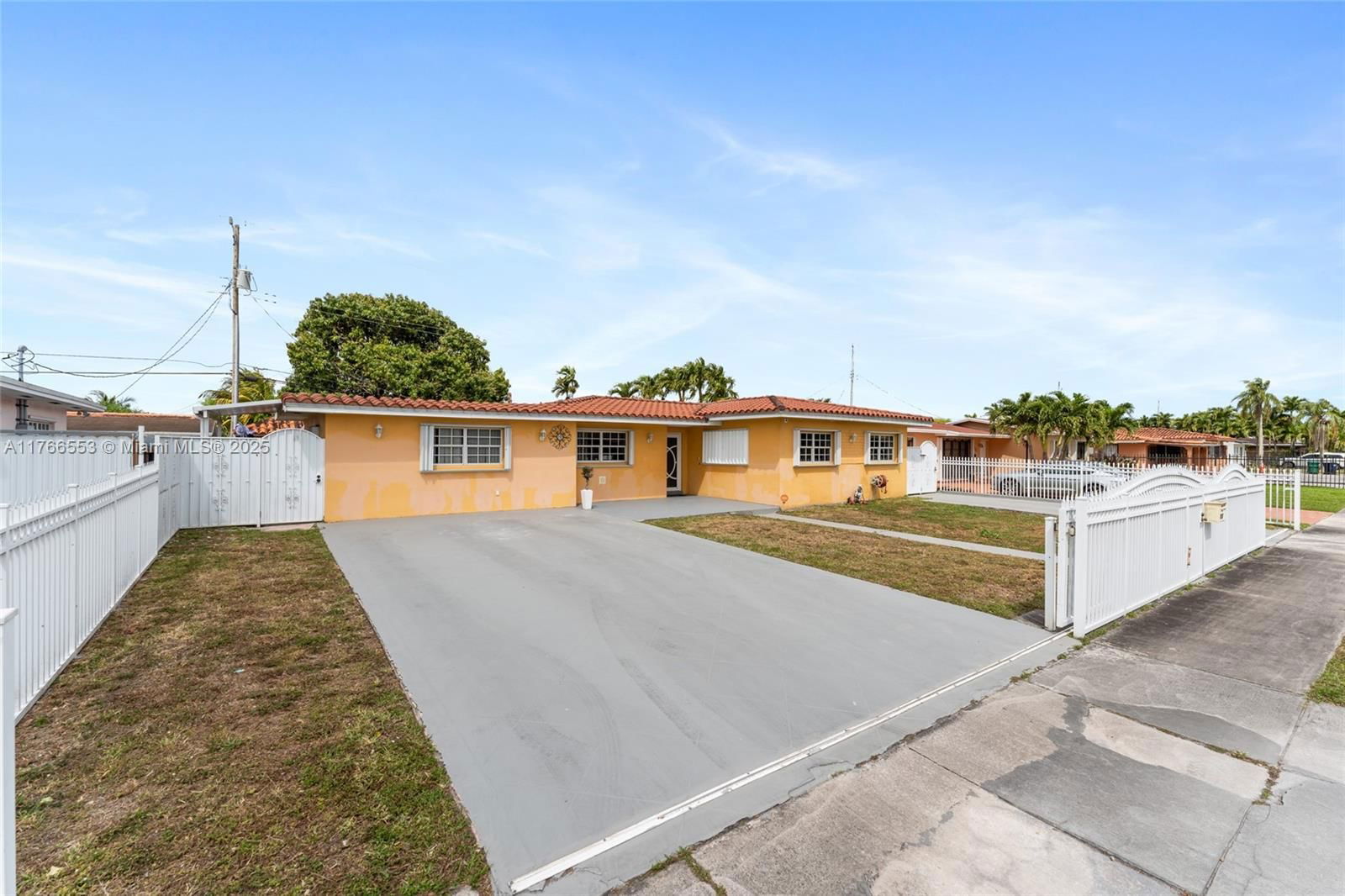 Real estate property located at 6035 110th St, Miami-dade, Palm Springs 4th Sec A &, Hialeah, FL