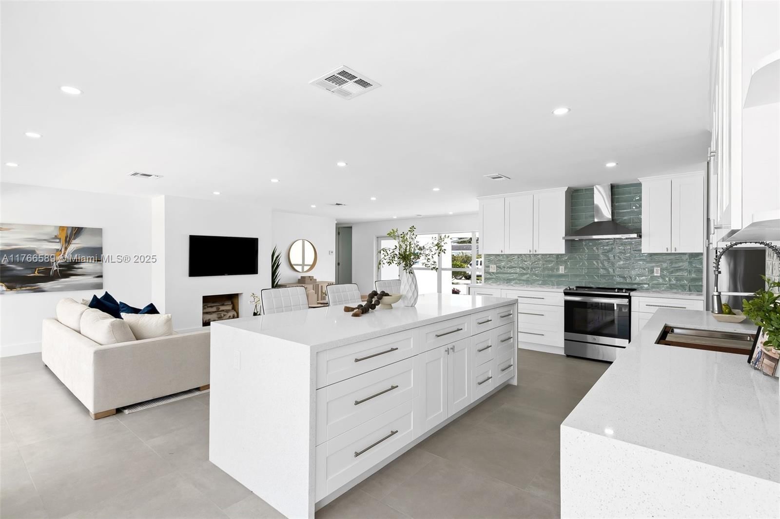 Real estate property located at 2140 19th Ave, Broward, Coral Point, Wilton Manors, FL