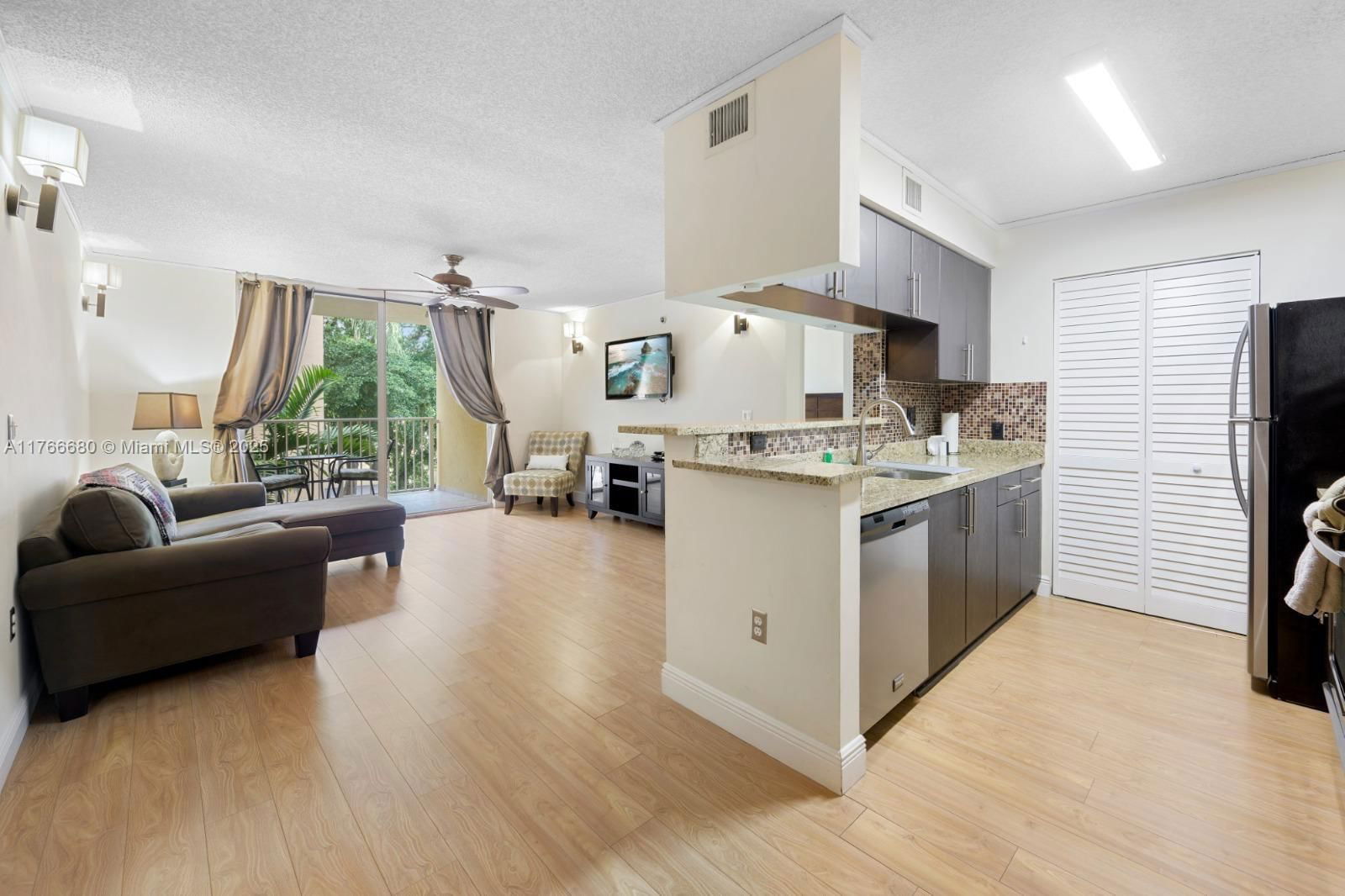 Real estate property located at 19877 Country Club Dr #3305, Miami-dade, The Yacht Club At Aventur, Aventura, FL