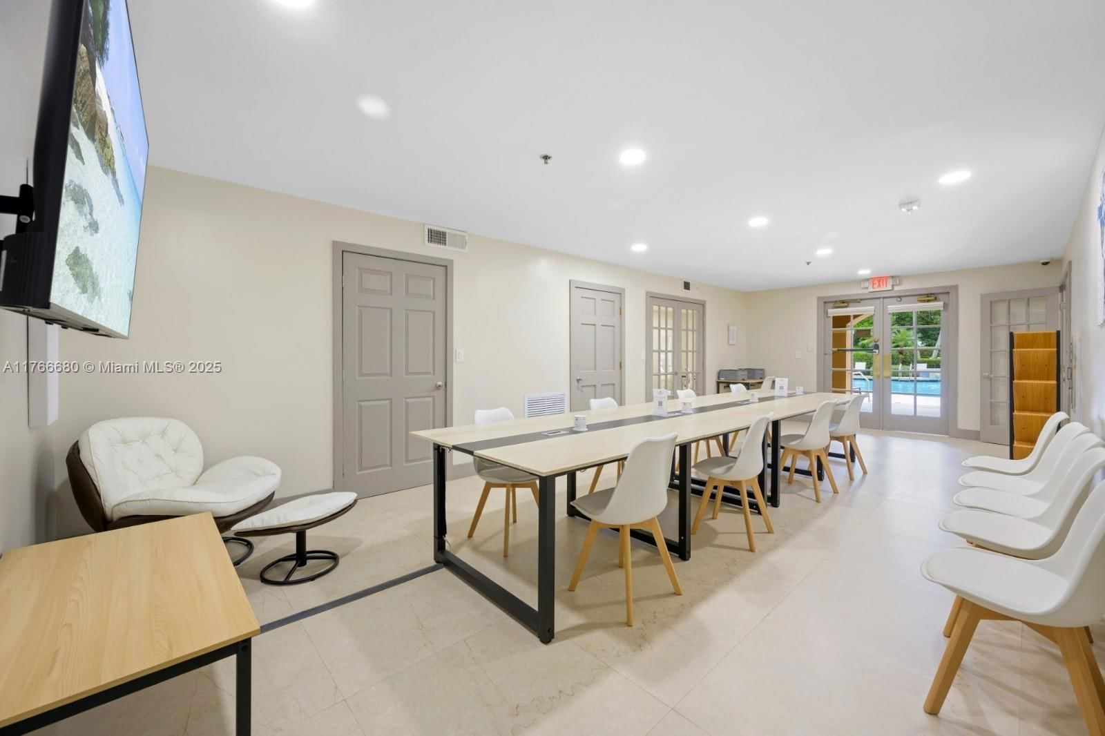 Real estate property located at 19877 Country Club Dr #3305, Miami-dade, The Yacht Club At Aventur, Aventura, FL