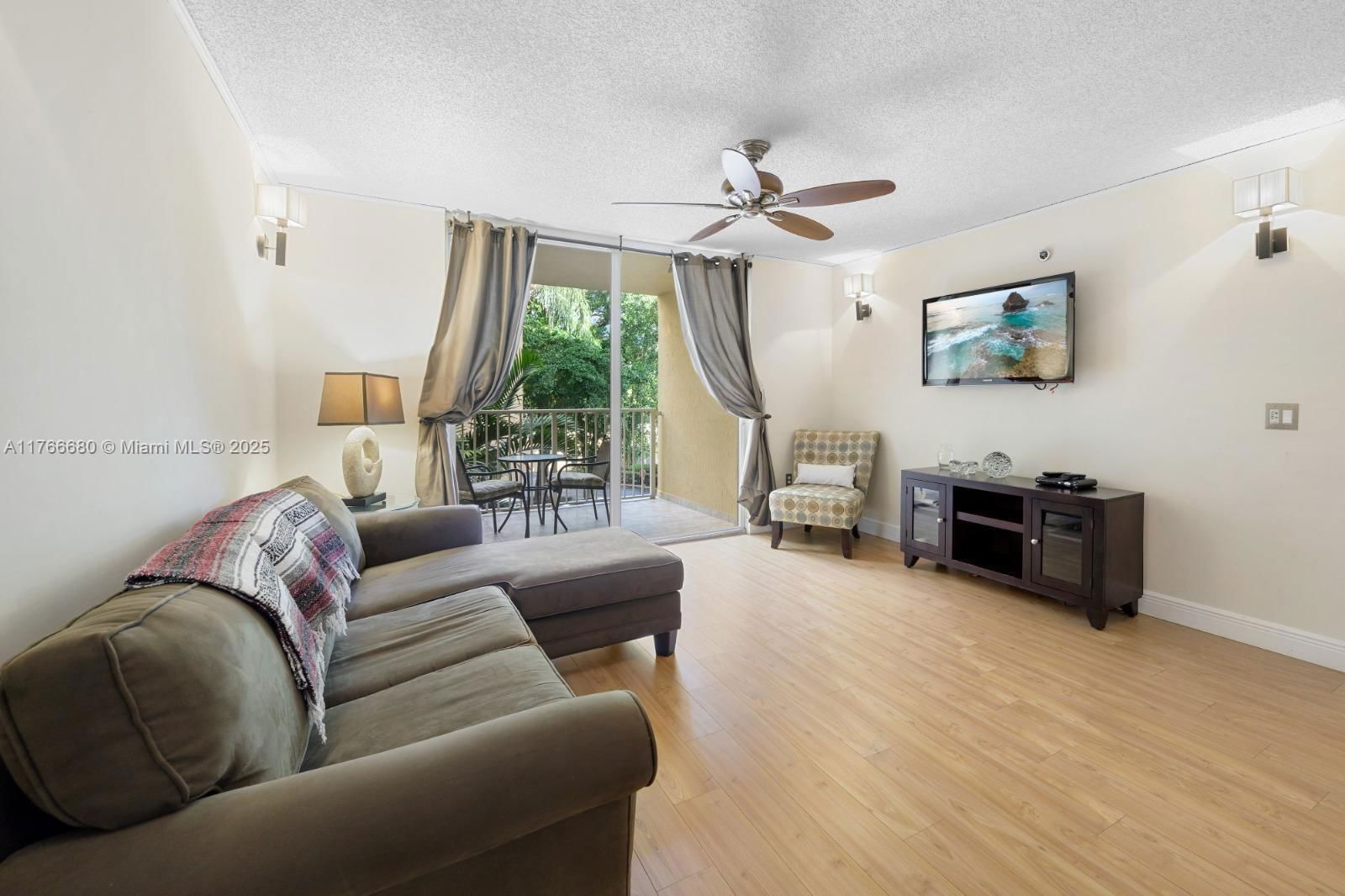 Real estate property located at 19877 Country Club Dr #3305, Miami-dade, The Yacht Club At Aventur, Aventura, FL