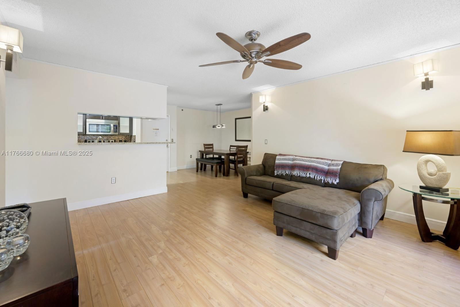 Real estate property located at 19877 Country Club Dr #3305, Miami-dade, The Yacht Club At Aventur, Aventura, FL