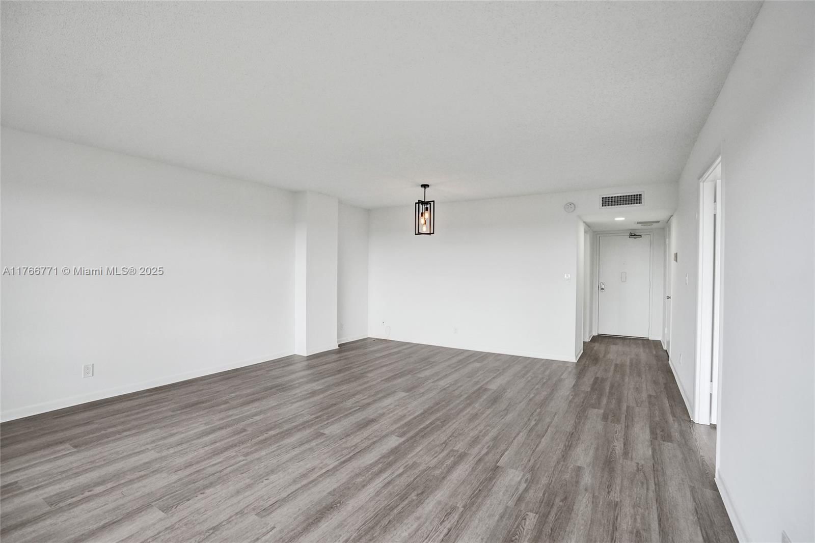 Real estate property located at 10777 Sample Rd #904, Broward, Country Club Tower Of Cor, Coral Springs, FL
