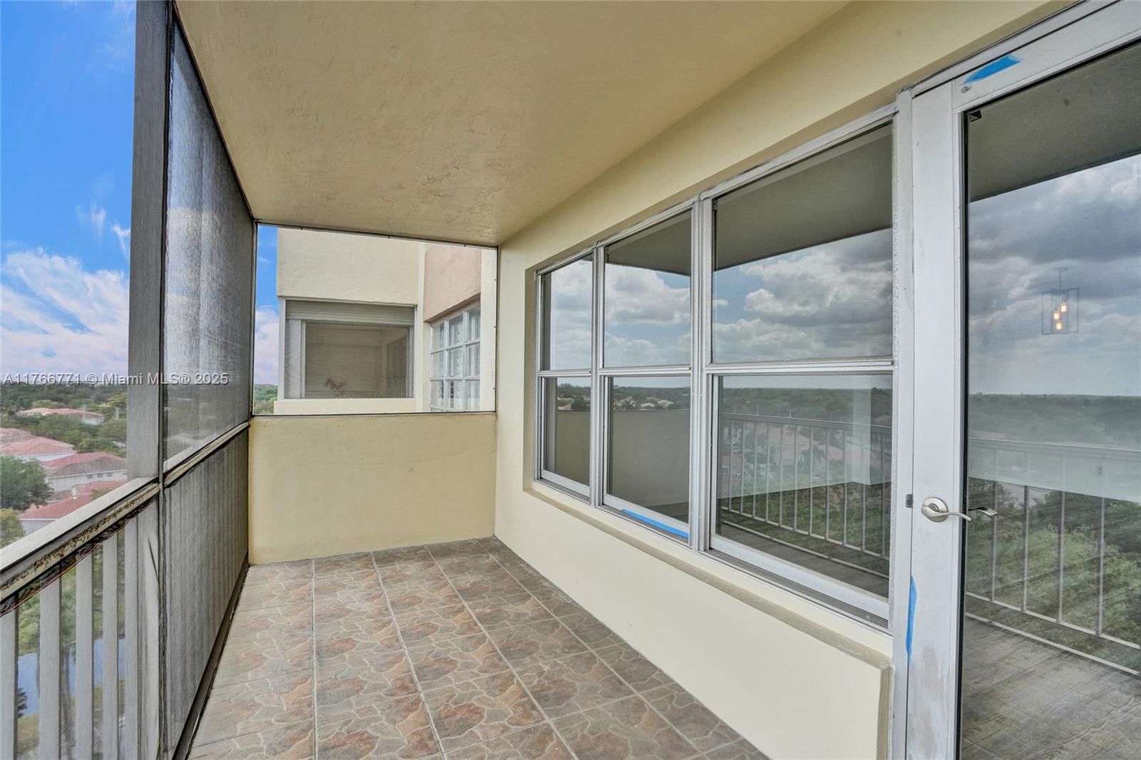 Real estate property located at 10777 Sample Rd #904, Broward, Country Club Tower Of Cor, Coral Springs, FL