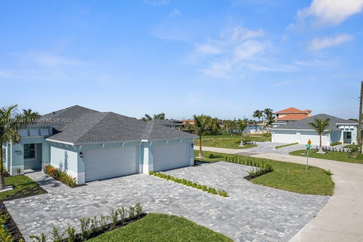 Real estate property located at 1105 38 ST, Lee, Cape Coral, Cape Coral, FL