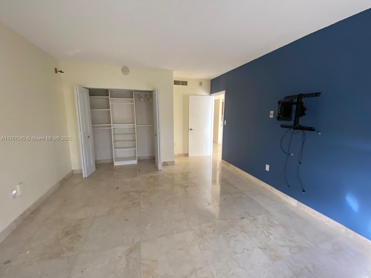 Real estate property located at 11111 Biscayne Blvd #8F, Miami-dade, Jockey Club Condo Unit Ii, Miami, FL