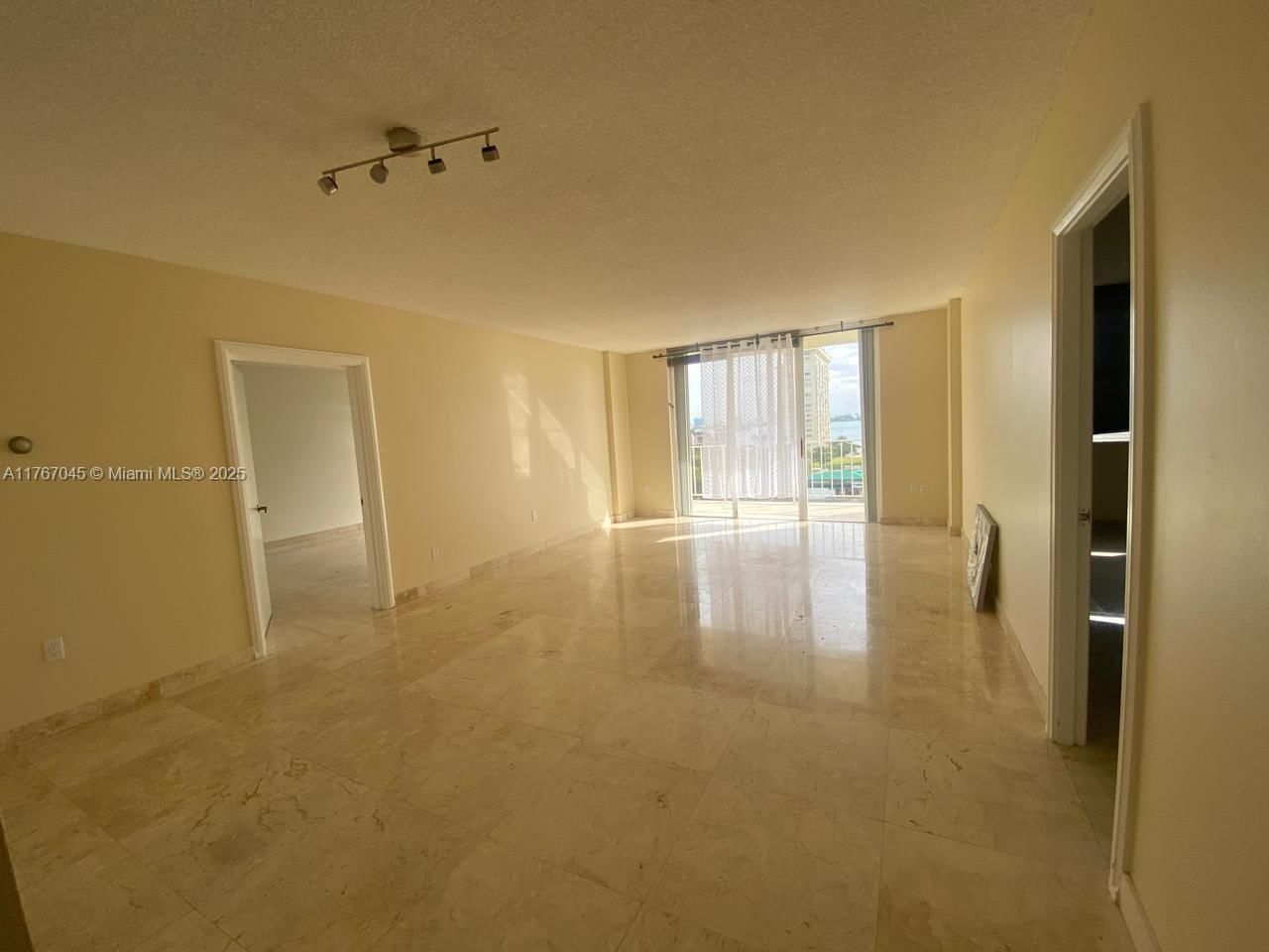 Real estate property located at 11111 Biscayne Blvd #8F, Miami-dade, Jockey Club Condo Unit Ii, Miami, FL