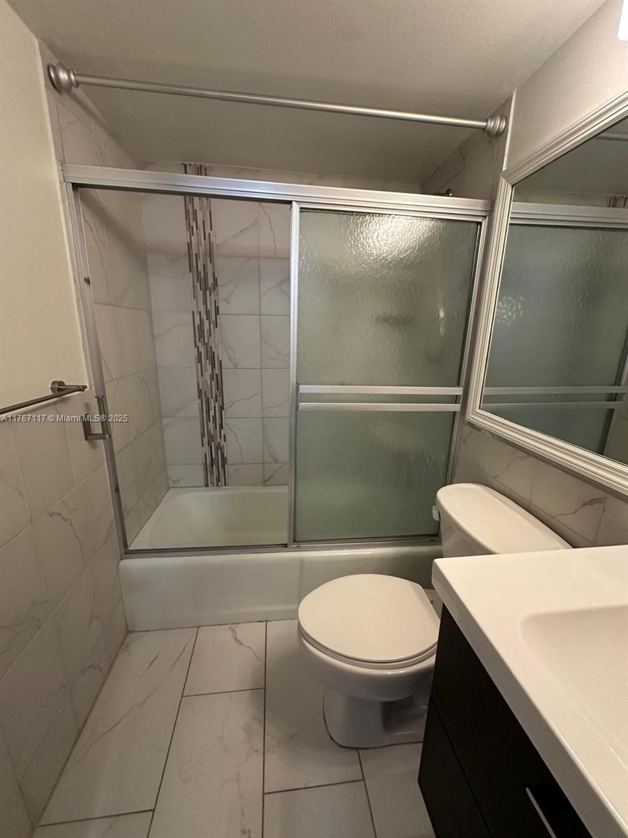 Real estate property located at 253 Cypress Rd #223, Broward, Barcelona Condo North Bld, Pompano Beach, FL
