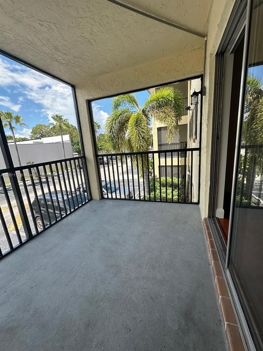 Real estate property located at 253 Cypress Rd #223, Broward, Barcelona Condo North Bld, Pompano Beach, FL