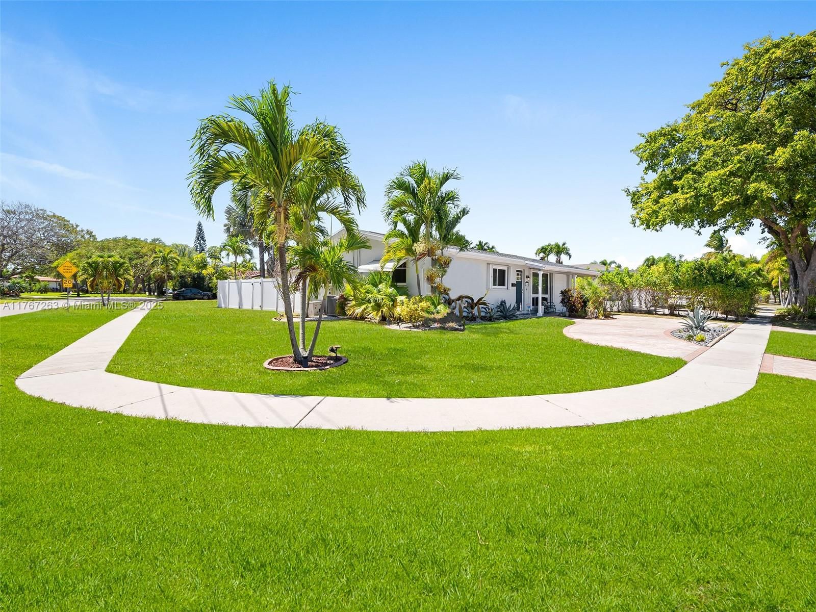 Real estate property located at 2190 59TH CT, Broward, Imperial Point 1 Sec, Fort Lauderdale, FL