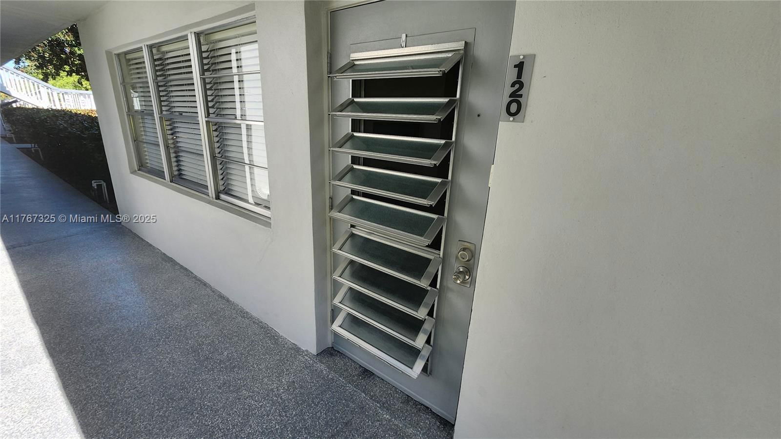 Real estate property located at 120 Lyndhurst F #120, Broward, Lyndhurst F Condo, Deerfield Beach, FL