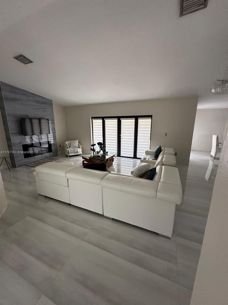 Real estate property located at 20785 129th Ct, Miami-dade, Med South, Miami, FL