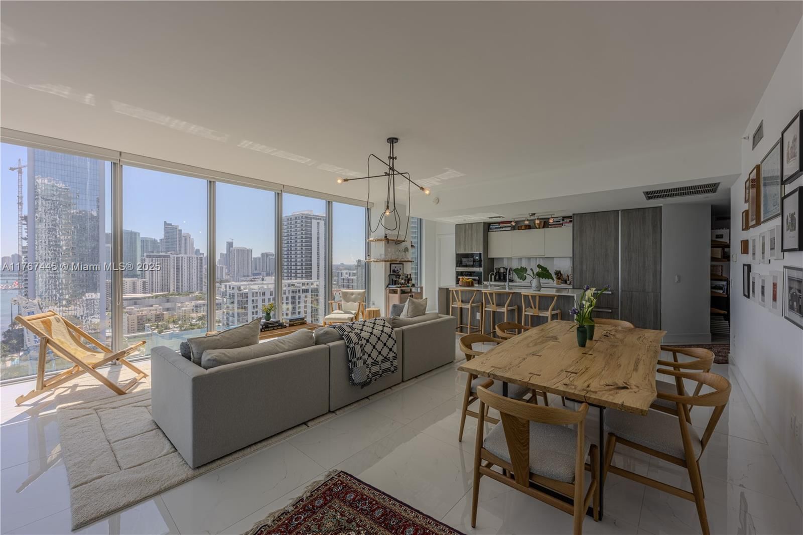 Real estate property located at 2900 7th Ave #2407, Miami-dade, Biscayne Beach Condo, Miami, FL