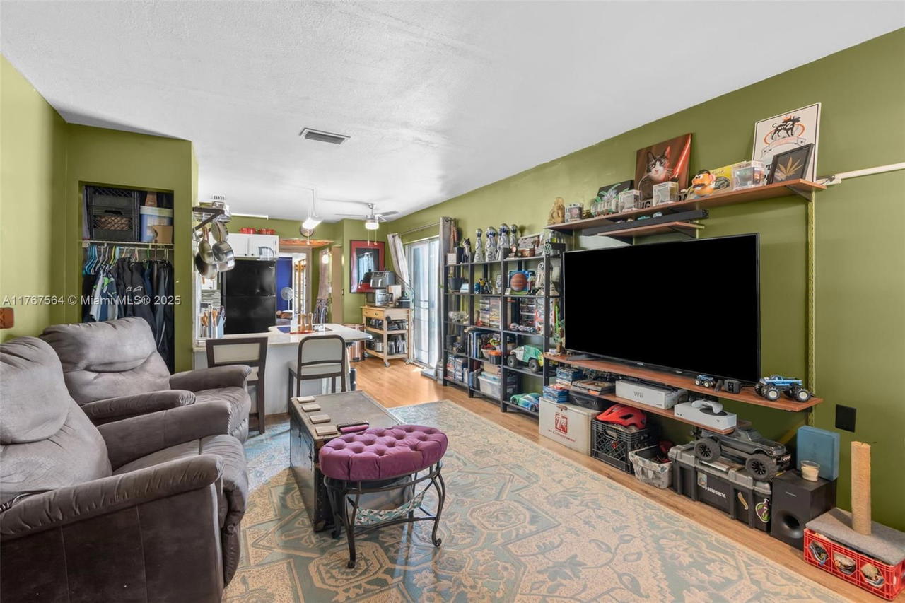 Real estate property located at 11640 39th St #4, Broward, Rambling Pelican West Con, Coral Springs, FL