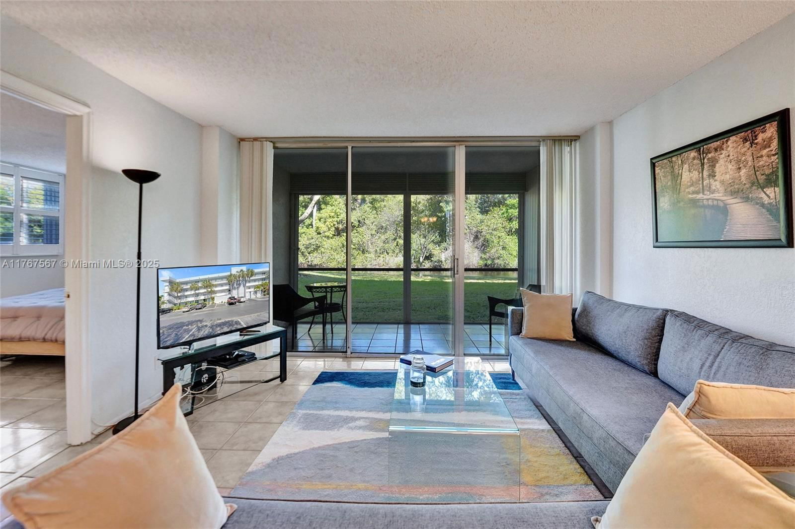Real estate property located at 101 Royal Park Dr #1A, Broward, Royal Park Condo, Oakland Park, FL